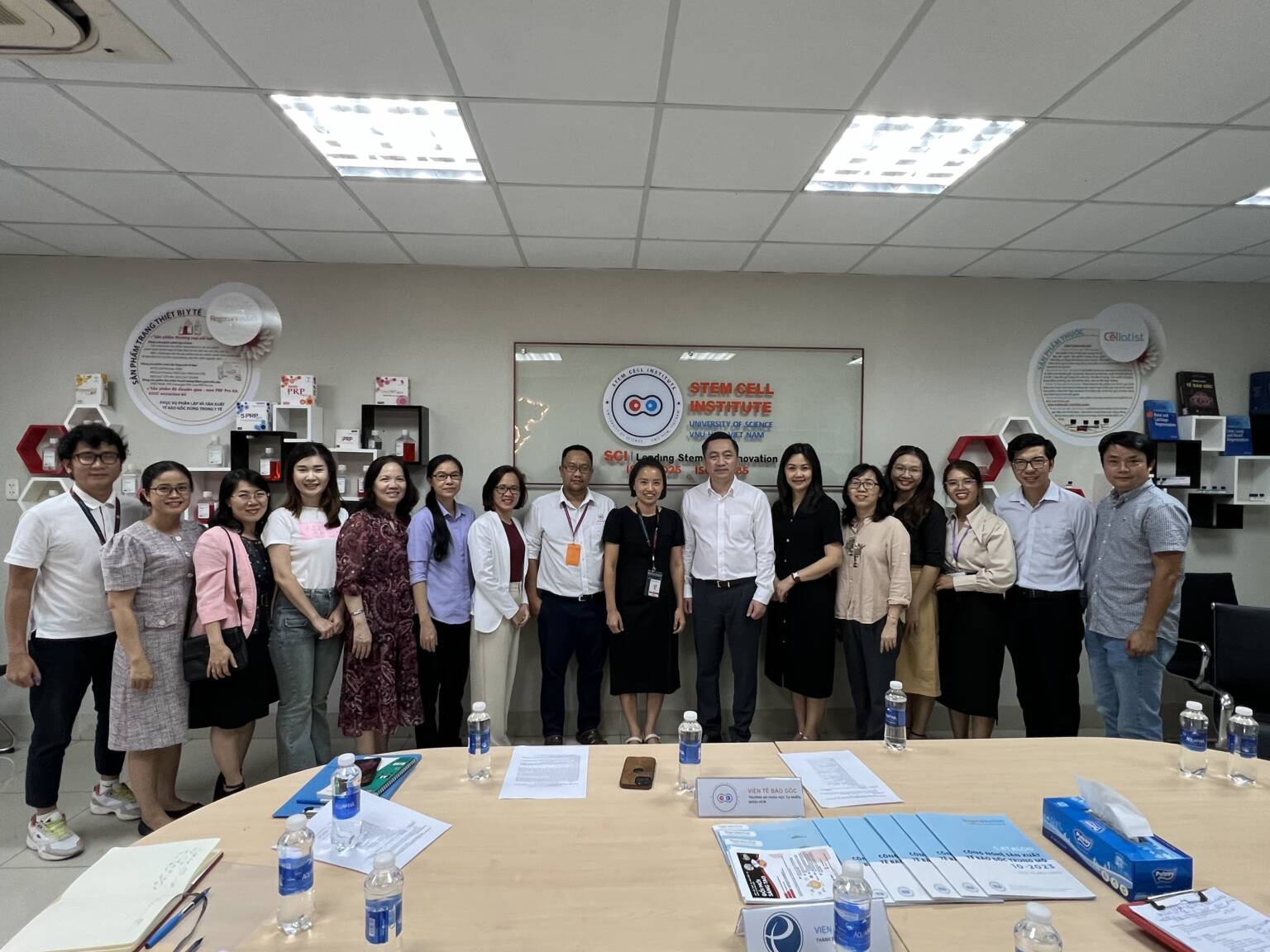 VIỆN PASTEUR THÀNH PHỐ HỒ CHÍ MINH THĂM VÀ TRAO ĐỔI HỢP TÁC VỚI VIỆN TẾ BÀO GỐC TRONG PHÁT TRIỂN KỸ THUẬT ĐÁNH GIÁ CHẤT LƯỢNG TẾ BÀO GỐC