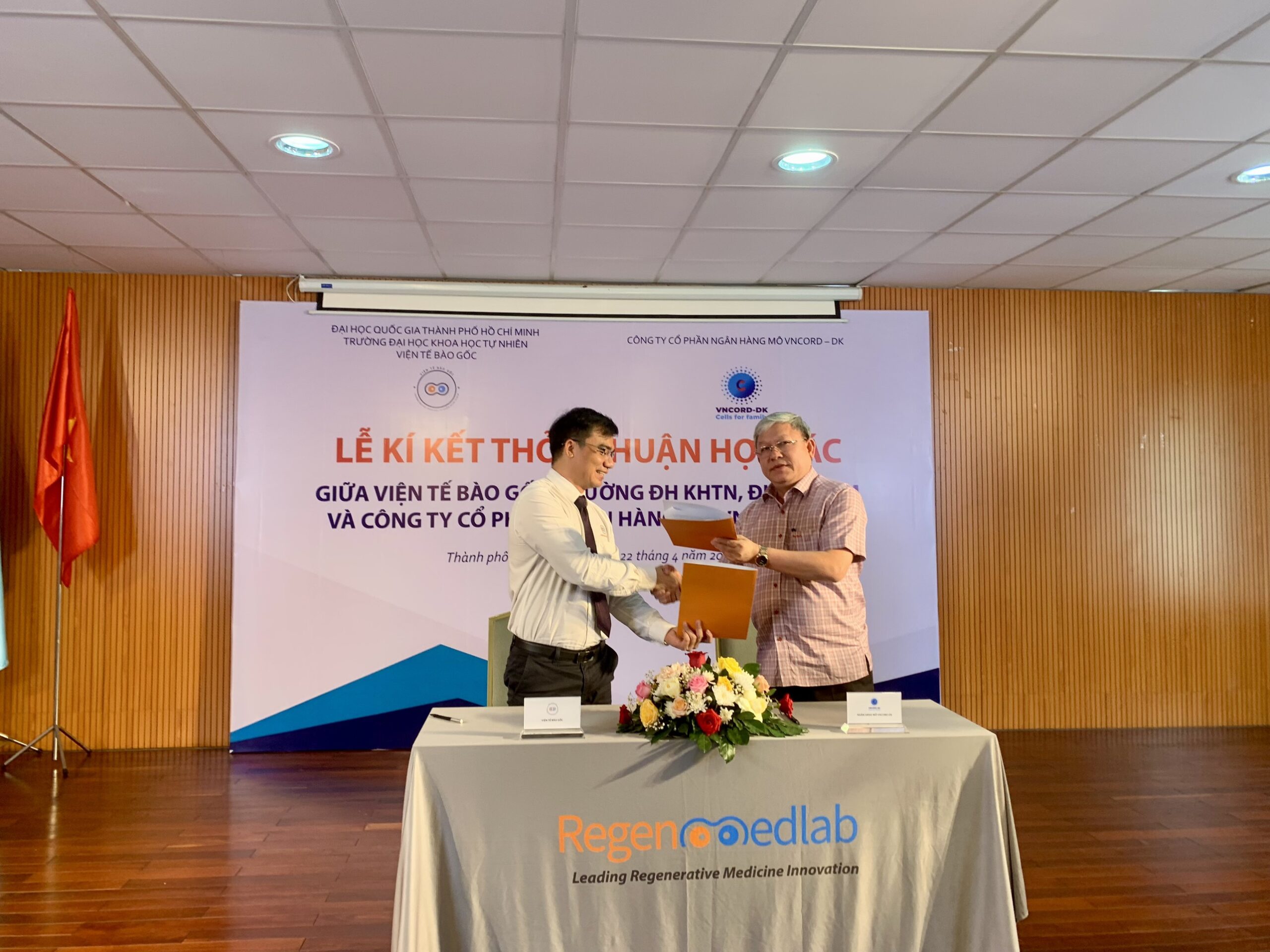 LỄ KÝ KẾT THỎA THUẬN HỢP TÁC GIỮA VIỆN TẾ BÀO GỐC VÀ NGÂN HÀNG MÔ VNCORD-DK